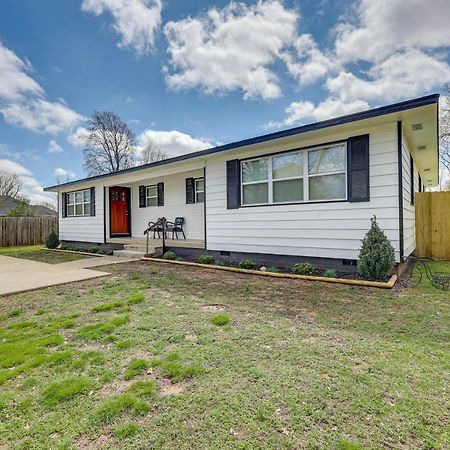 Home Grassy Yard, Walk To Bentonville Square Exterior photo