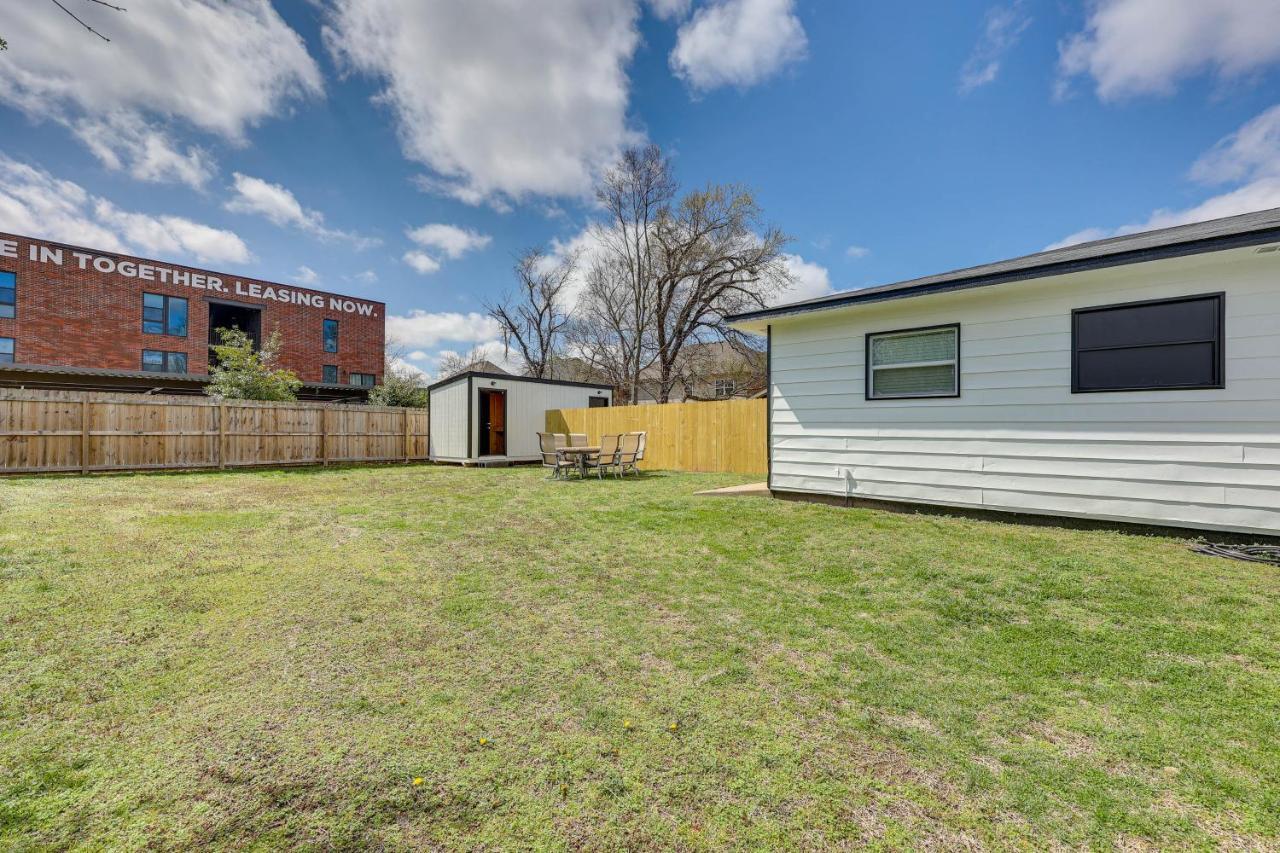 Home Grassy Yard, Walk To Bentonville Square Exterior photo