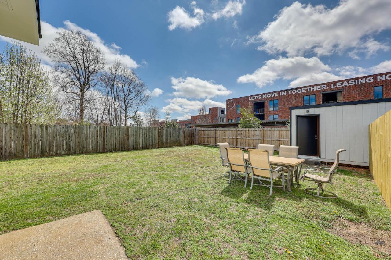 Home Grassy Yard, Walk To Bentonville Square Exterior photo